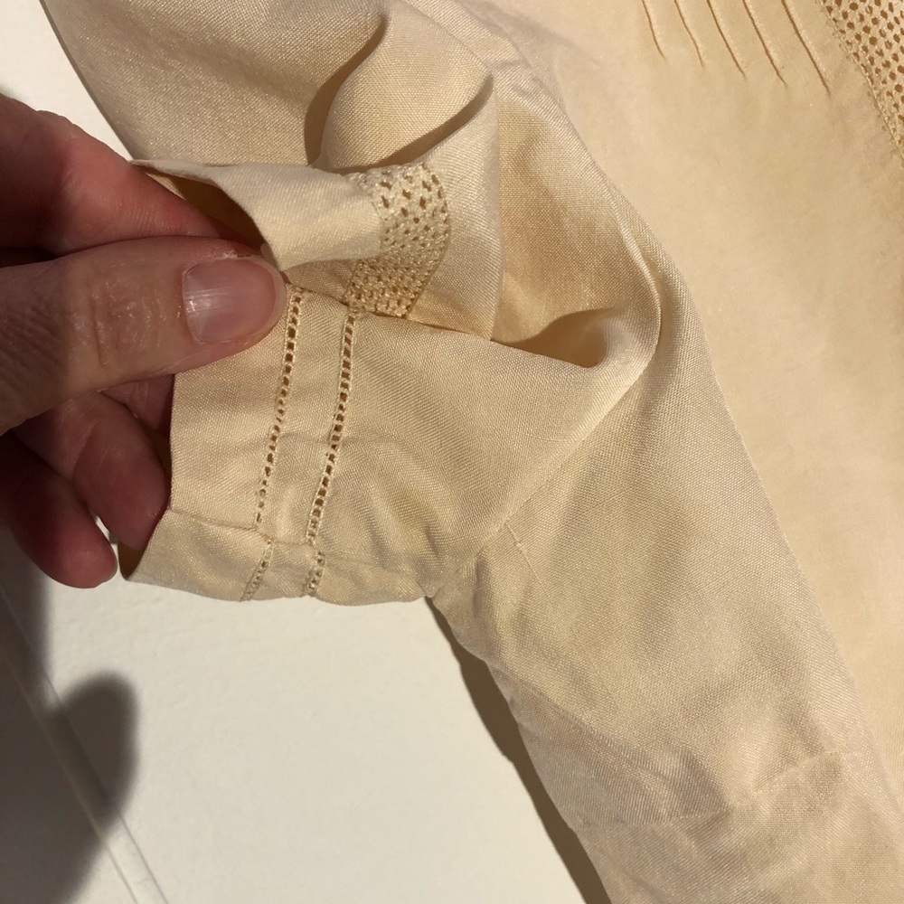Vintage Cream Button Down Blouse with Mandarin Collar Size 6 (36) - Picture 3 of 7